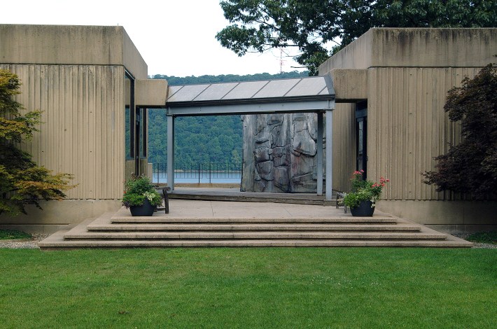 Unnecessary Memorial: Palisade II